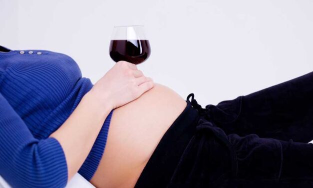 Alcol in gravidanza: fa male?